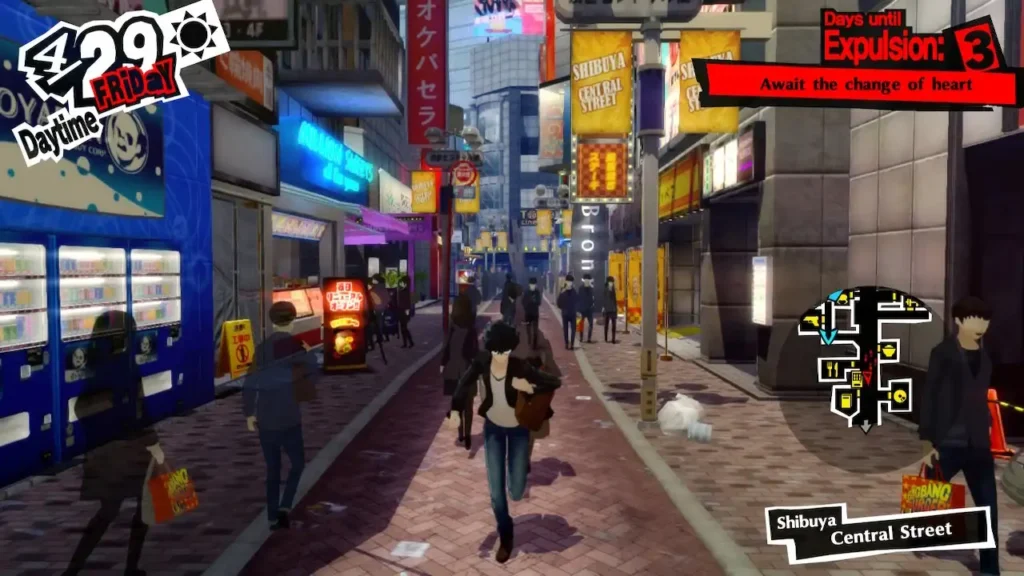 Screenshot aus dem Game: Persona 5. Man sieht einen jungen Oberschüler, der auf uns zuläuft. Er befindet sich in einer gut befüllten Stadt, genau zu sein in Japan, Shibuya. Um ihn herum sind viele Geschäfte, unter anderem auch einige Restaurants.