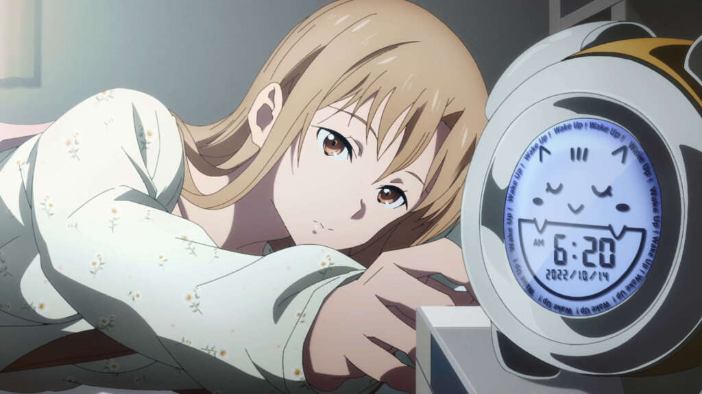 Man sieht wie Asuna gerade erst aufgewacht ist, noch im Bett liegt und müde den Wecker ausmacht.